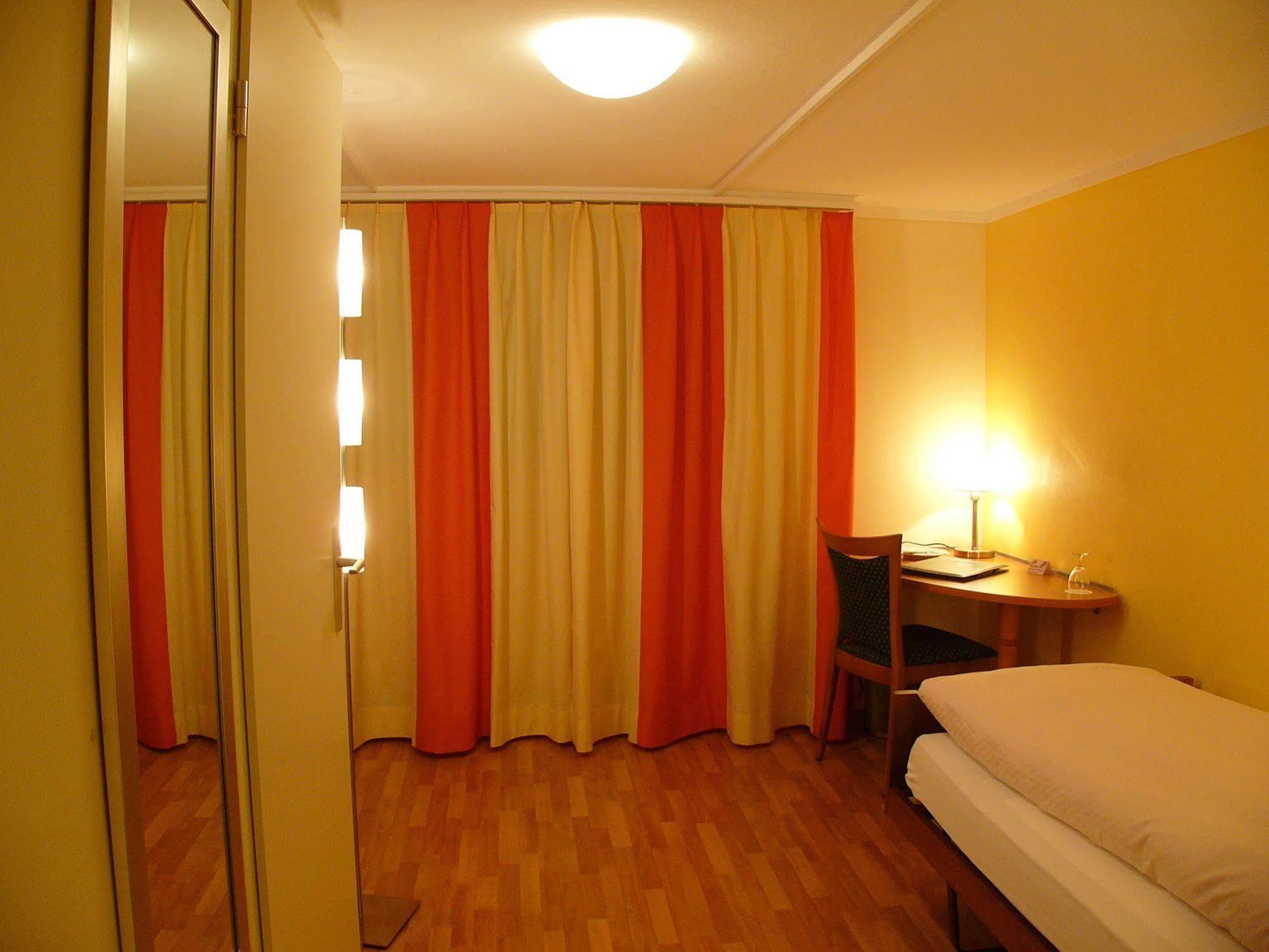 Hotel Restaurant Eichberg Seengen Екстер'єр фото